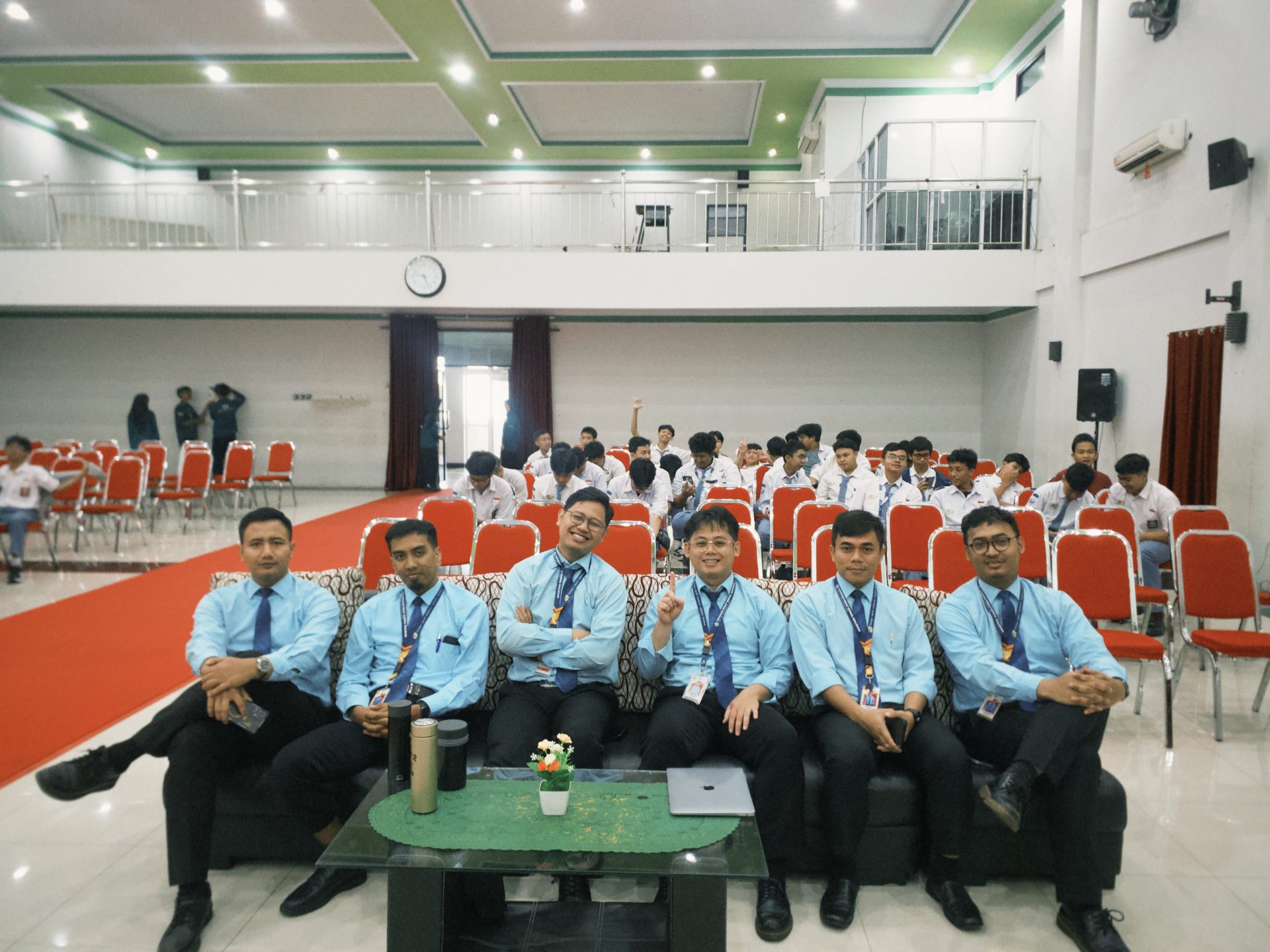 Penghargaan Karyawan Terbaik Sekelikmedia