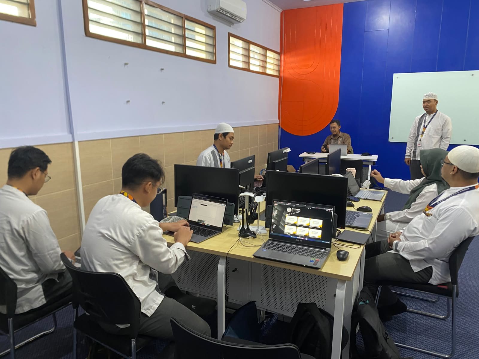 Sertifikasi Berkelanjutan Karyawan Sekelikmedia — Kegiatan Sekelik Media